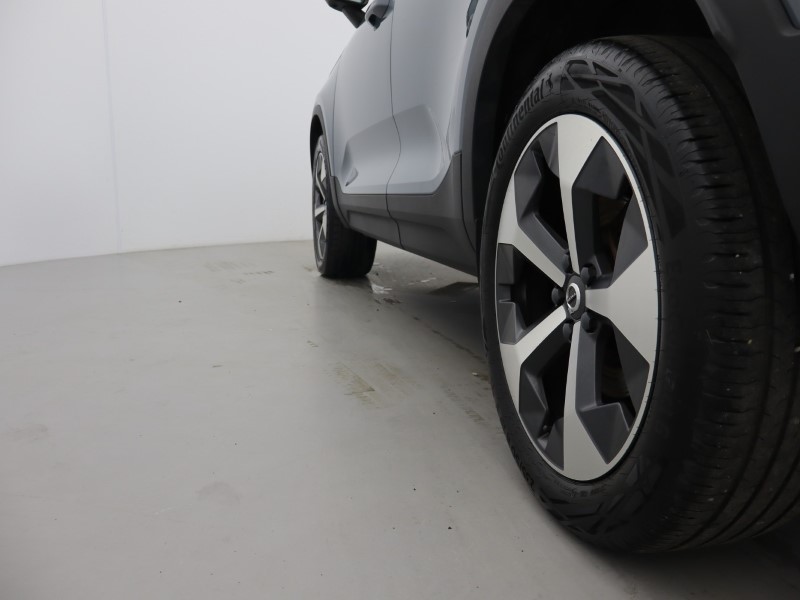 2023 (23) VOLVO XC40 2.0 B4P Ultimate Dark 5dr Auto 5561580