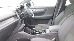 2023 (23) VOLVO XC40 2.0 B4P Ultimate Dark 5dr Auto 5561581