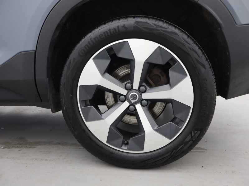 2023 (23) VOLVO XC40 2.0 B4P Ultimate Dark 5dr Auto 5561579
