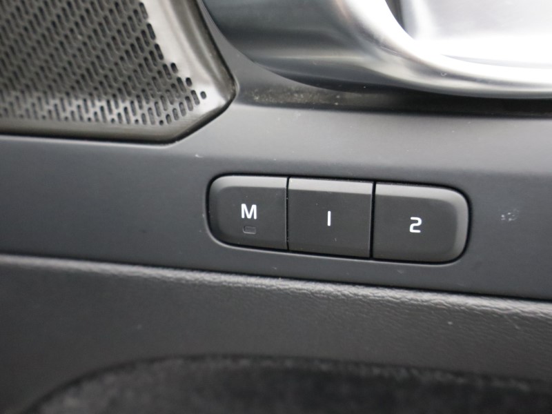2023 (23) VOLVO XC40 2.0 B4P Ultimate Dark 5dr Auto 5561589