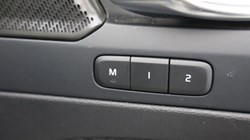 2023 (23) VOLVO XC40 2.0 B4P Ultimate Dark 5dr Auto 5561589