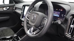 2023 (23) VOLVO XC40 2.0 B4P Ultimate Dark 5dr Auto 5561591