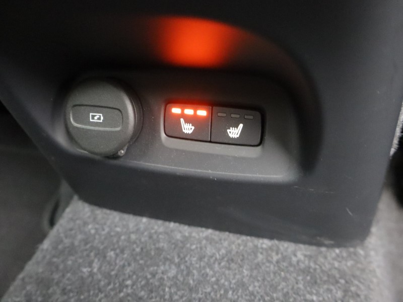 2023 (23) VOLVO XC40 2.0 B4P Ultimate Dark 5dr Auto 5561602
