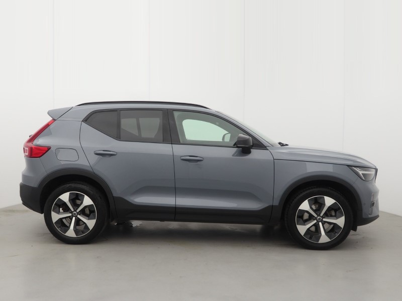 2023 (23) VOLVO XC40 2.0 B4P Ultimate Dark 5dr Auto 5561562