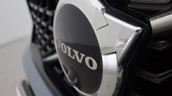 2023 (23) VOLVO XC40 2.0 B4P Ultimate Dark 5dr Auto 5561568