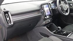 2024 (73) VOLVO XC40 2.0 B4P Plus Dark 5dr Auto 5585636
