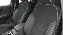 2024 (73) VOLVO XC40 2.0 B4P Plus Dark 5dr Auto 5585635