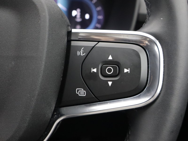 2024 (73) VOLVO XC40 2.0 B4P Plus Dark 5dr Auto 5585646