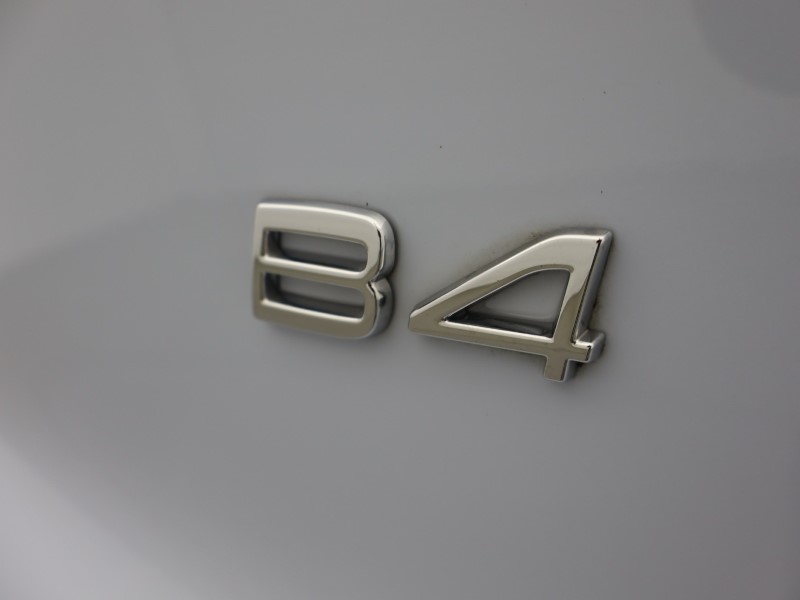 2024 (73) VOLVO XC40 2.0 B4P Plus Dark 5dr Auto 5585615