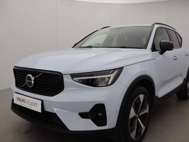 2024 (73) VOLVO XC40 2.0 B4P Plus Dark 5dr Auto 5585608
