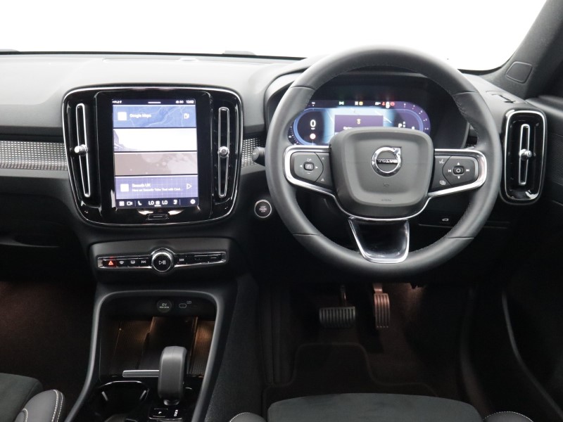 2024 (73) VOLVO XC40 2.0 B4P Plus Dark 5dr Auto 5585643