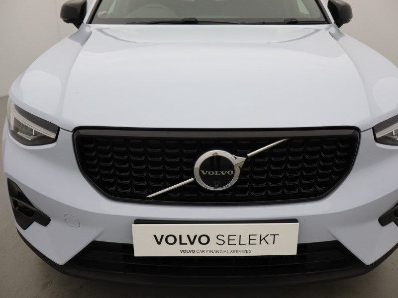 2024 (73) VOLVO XC40 2.0 B4P Plus Dark 5dr Auto 5585610