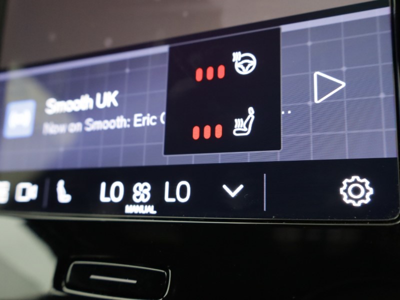 2024 (73) VOLVO XC40 2.0 B4P Plus Dark 5dr Auto 5585653