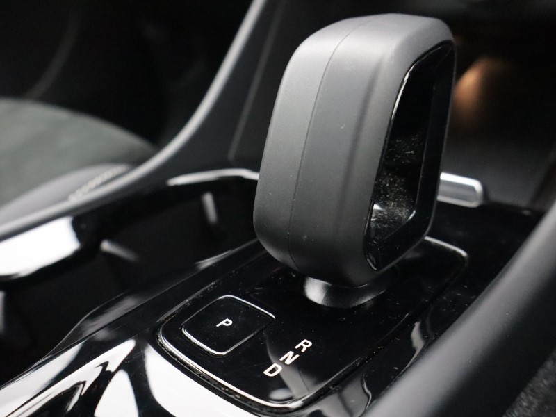 2024 (73) VOLVO XC40 2.0 B4P Plus Dark 5dr Auto 5585656