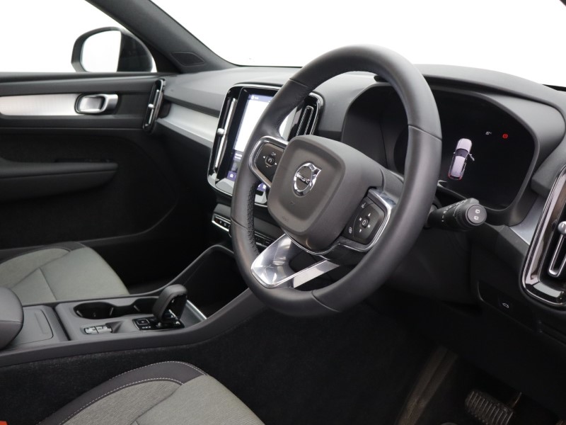 2022 (22) VOLVO XC40 2.0 B3P Core 5dr Auto 5604179