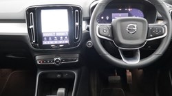 2022 (22) VOLVO XC40 2.0 B3P Core 5dr Auto 5604191