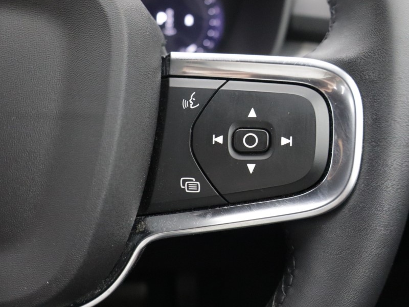 2022 (22) VOLVO XC40 2.0 B3P Core 5dr Auto 5604194
