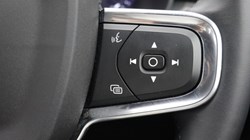 2022 (22) VOLVO XC40 2.0 B3P Core 5dr Auto 5604194