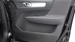 2022 (22) VOLVO XC40 2.0 B3P Core 5dr Auto 5604174