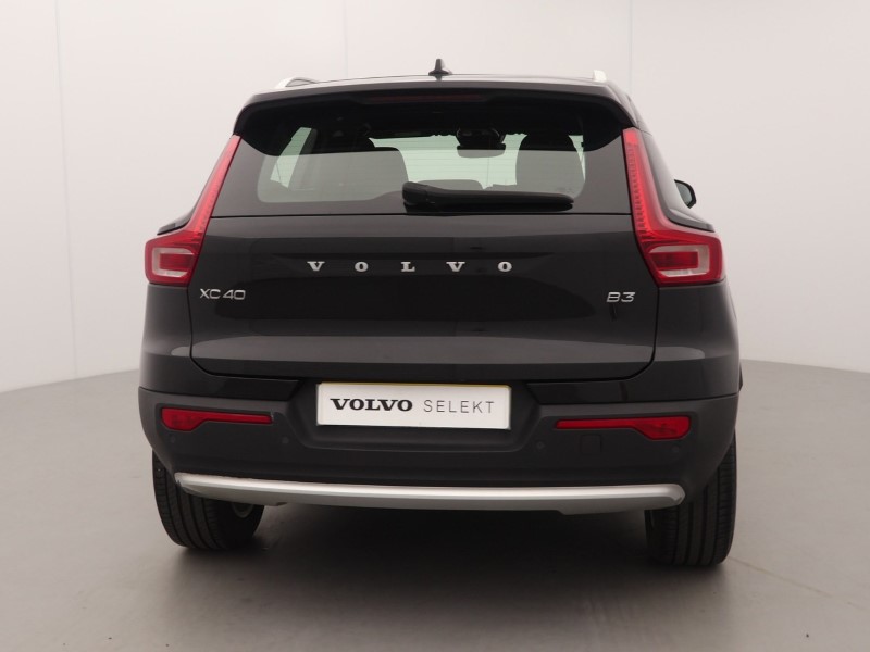 2022 (22) VOLVO XC40 2.0 B3P Core 5dr Auto 5604147