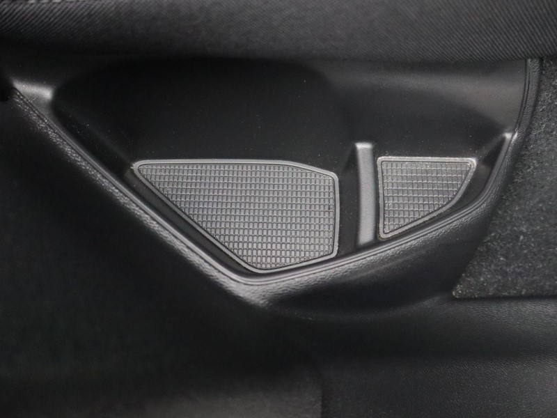 2022 (22) VOLVO XC40 2.0 B3P Core 5dr Auto 5604189