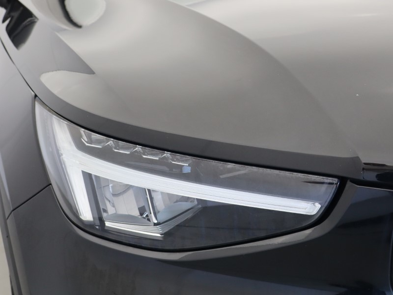 2022 (22) VOLVO XC40 2.0 B3P Core 5dr Auto 5604158