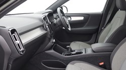 2022 (22) VOLVO XC40 2.0 B3P Core 5dr Auto 5604172