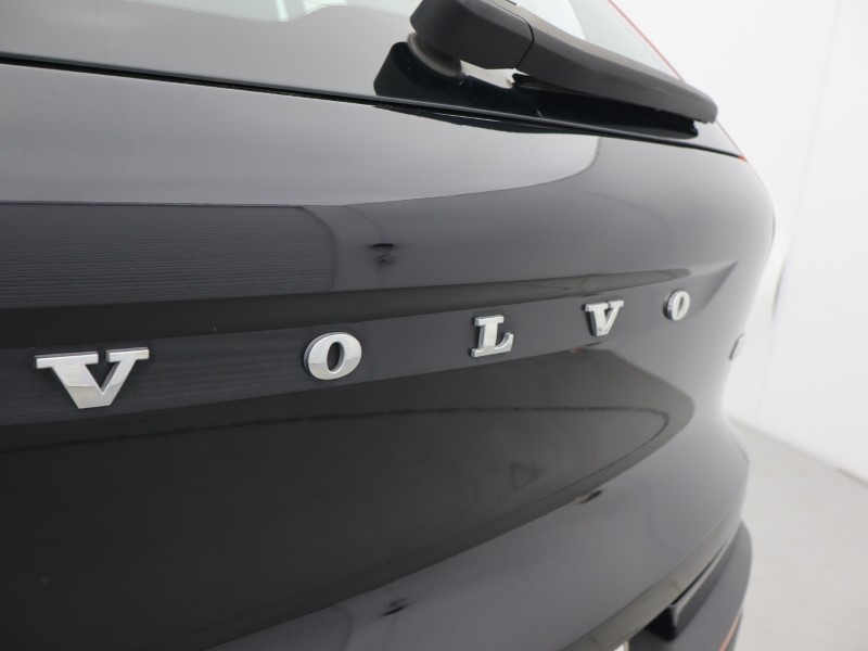 2022 (22) VOLVO XC40 2.0 B3P Core 5dr Auto 5604165