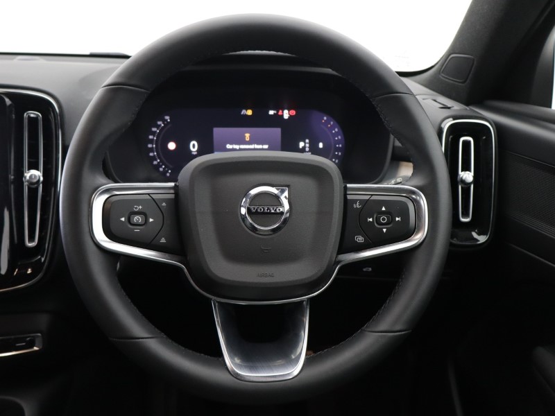 2022 (22) VOLVO XC40 2.0 B3P Core 5dr Auto 5604192