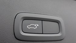 2022 (22) VOLVO XC40 2.0 B3P Core 5dr Auto 5604168