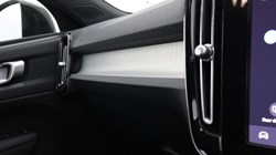 2022 (22) VOLVO XC40 2.0 B3P Core 5dr Auto 5604201