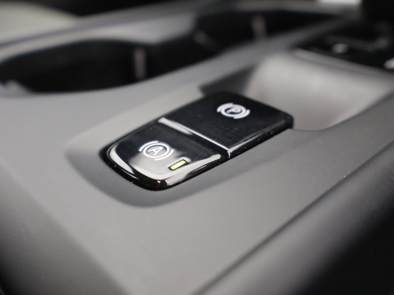 2022 (22) VOLVO XC40 2.0 B3P Core 5dr Auto 5604199