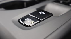 2022 (22) VOLVO XC40 2.0 B3P Core 5dr Auto 5604199