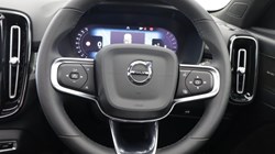 2023 (23) VOLVO XC40 2.0 B3P Ultimate Dark 5dr Auto 5640968