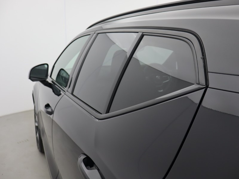 2023 (23) VOLVO XC40 2.0 B3P Ultimate Dark 5dr Auto 5640942