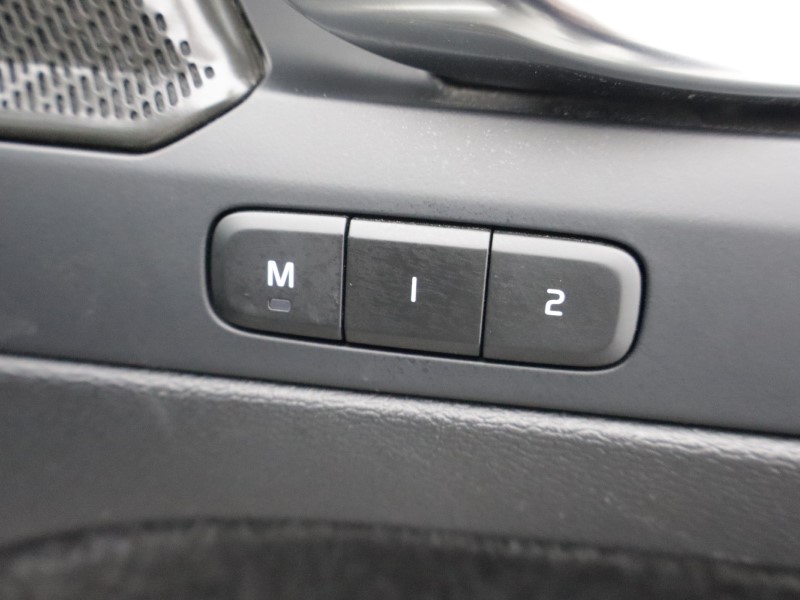 2023 (23) VOLVO XC40 2.0 B3P Ultimate Dark 5dr Auto 5640953