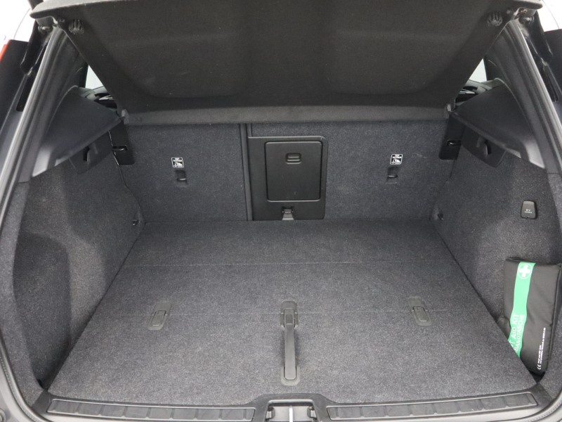 2023 (23) VOLVO XC40 2.0 B3P Ultimate Dark 5dr Auto 5640940