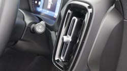 2023 (23) VOLVO XC40 2.0 B3P Ultimate Dark 5dr Auto 5640954