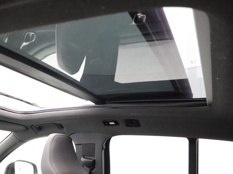 2023 (23) VOLVO XC40 2.0 B3P Ultimate Dark 5dr Auto 5640947