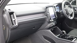 2023 (23) VOLVO XC40 2.0 B3P Ultimate Dark 5dr Auto 5640960