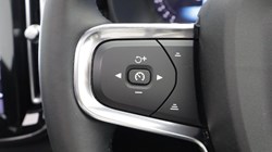 2023 (23) VOLVO XC40 2.0 B3P Ultimate Dark 5dr Auto 5640969