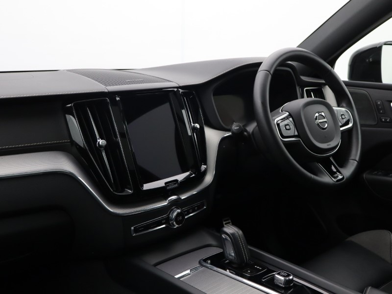 2022 (71) VOLVO XC60 2.0 T8 Recharge PHEV R DESIGN Pro 5dr AWD Auto 5635452