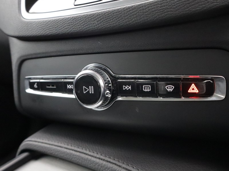 2022 (22) VOLVO XC90 2.0 B5D [235] Momentum 5dr AWD Geartronic 5637013