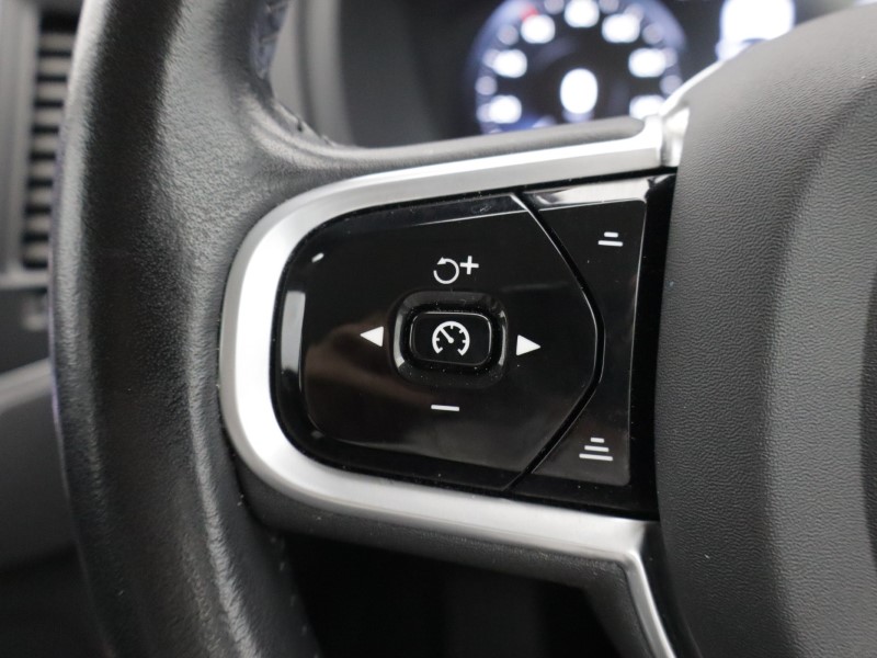2022 (22) VOLVO XC90 2.0 B5D [235] Momentum 5dr AWD Geartronic 5637004