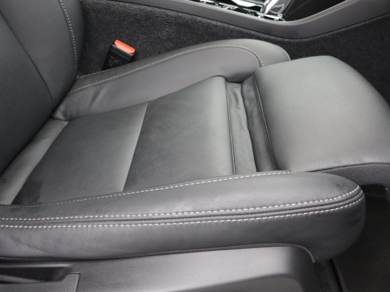 2025 (75) VOLVO XC40 2.0 B4P Ultra Dark 5dr Auto 5648698