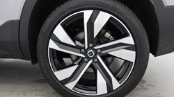 2025 (75) VOLVO XC40 2.0 B4P Ultra Dark 5dr Auto 5648685