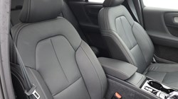 2025 (75) VOLVO XC40 2.0 B4P Ultra Dark 5dr Auto 5648699