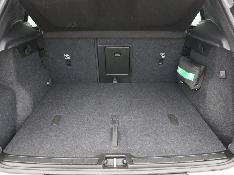 2025 (75) VOLVO XC40 2.0 B4P Ultra Dark 5dr Auto 5648681