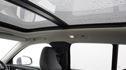 2025 (75) VOLVO XC40 2.0 B4P Ultra Dark 5dr Auto 5648689