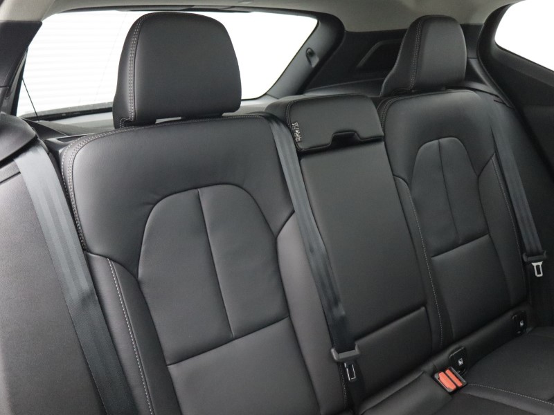 2025 (75) VOLVO XC40 2.0 B4P Ultra Dark 5dr Auto 5648708